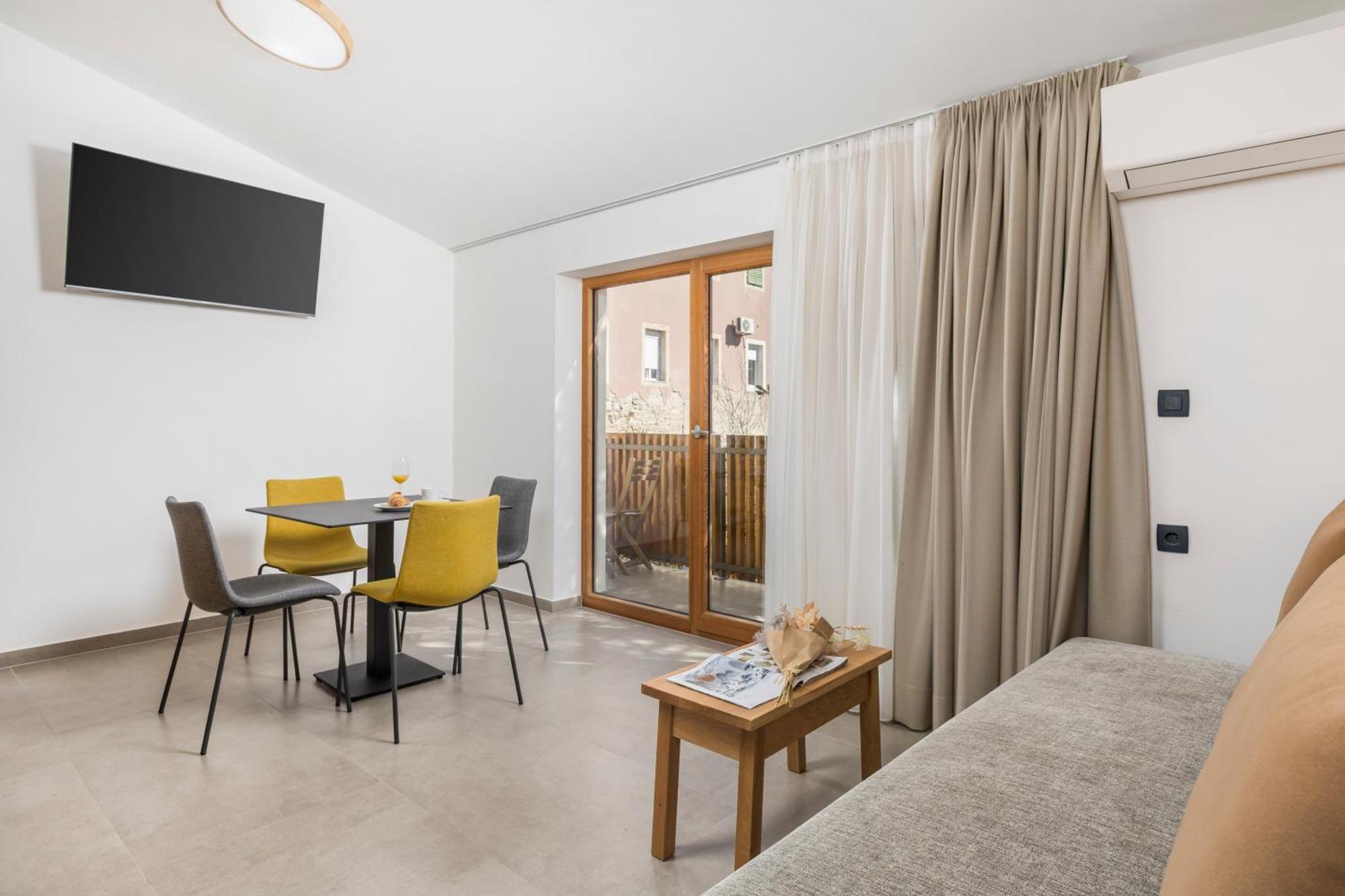 Pula Residence Rooms And Apartments Old City Center Exterior foto